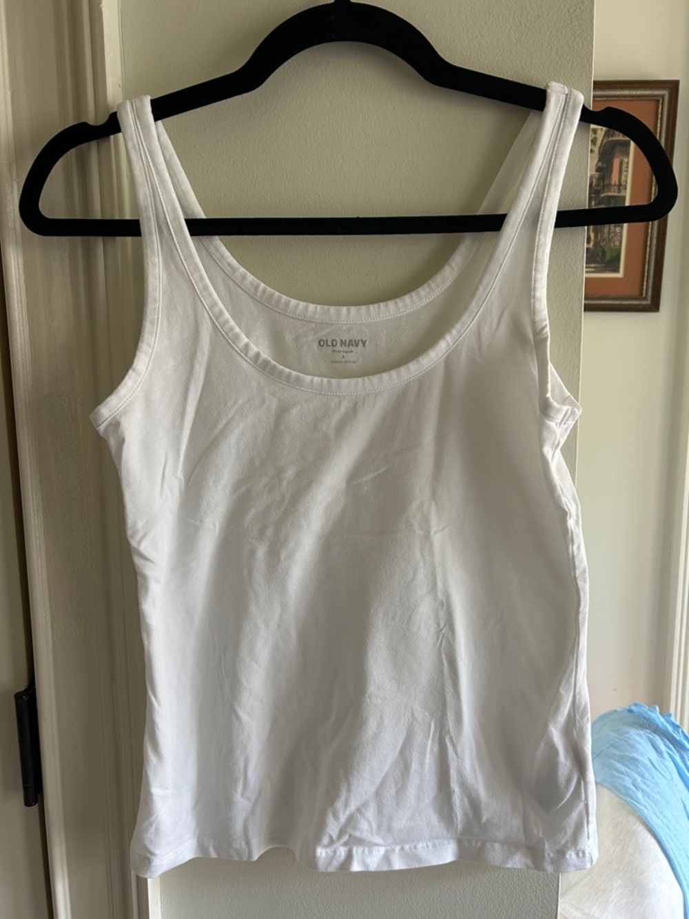 Old Navy White Scoop Neck Tank - Casual Women's Layering Top